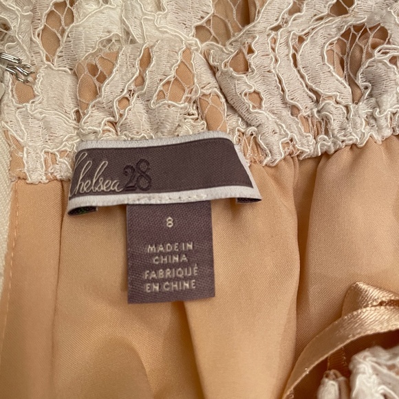 Chelsea 28 lace dress - Picture 6 of 6